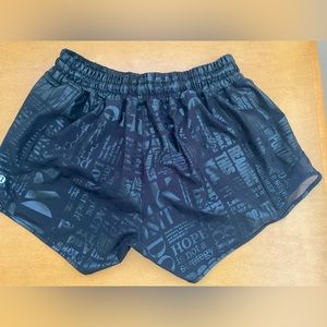 Lululemon Hotty Hot LR Short 4” Lined